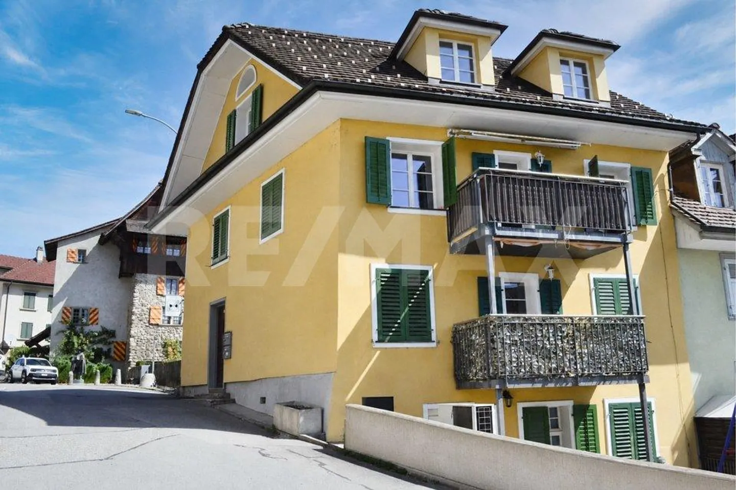 Three-family house: Maisonette apartment for personal use + from two rented apartments... - Photo 11 of 13