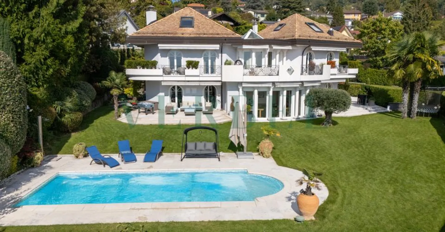 Villa de prestige à Blonay avec vue lac et piscine - Foto 2 di 11