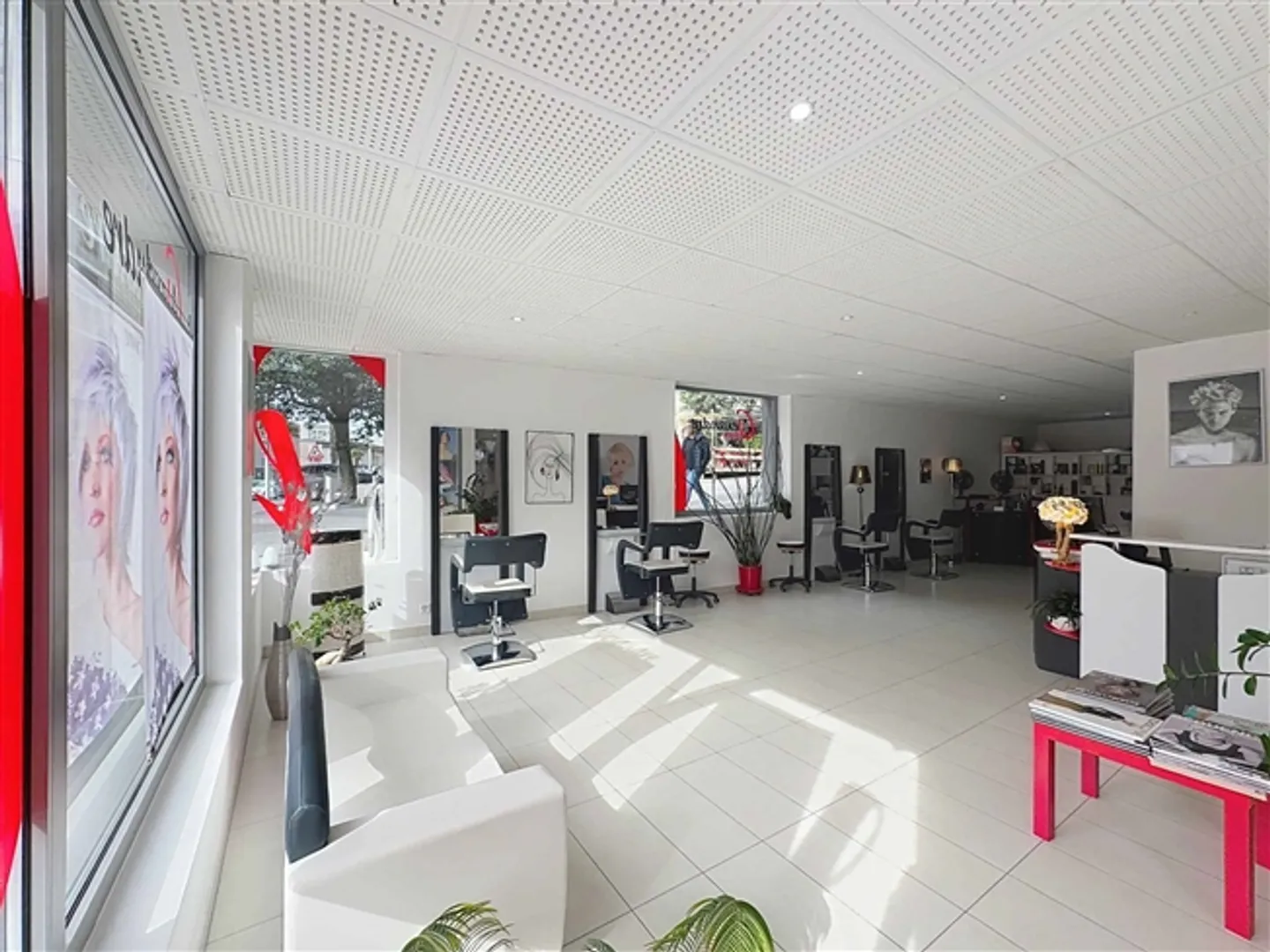 Excellent Commercial Space - Center of Montreux - Photo 7 of 11