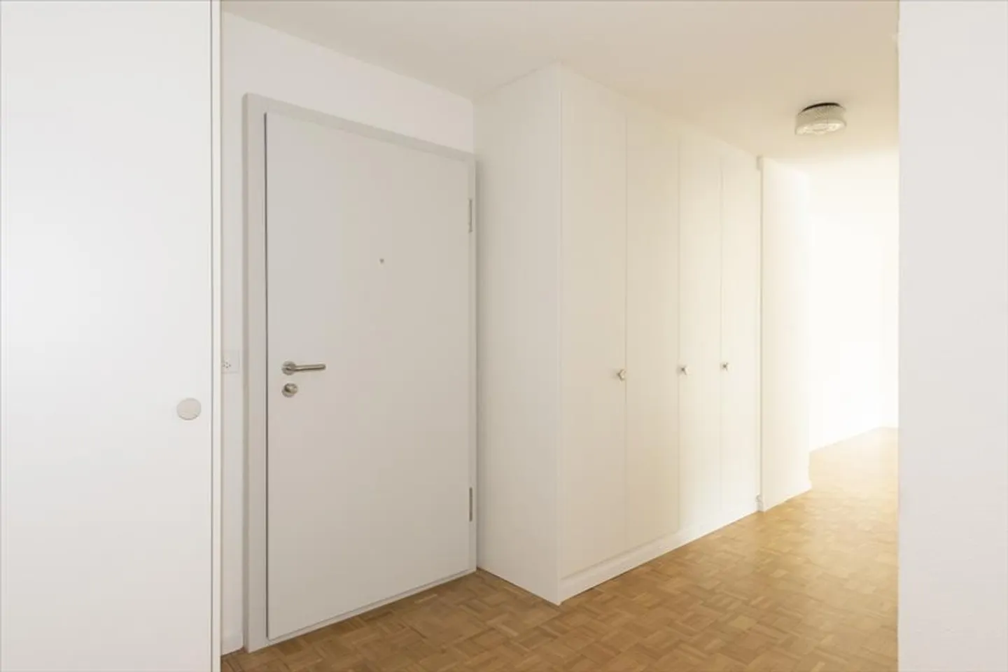 Appartement moderne spacieux dans un environnement verdoyant - Photo 2 sur 9