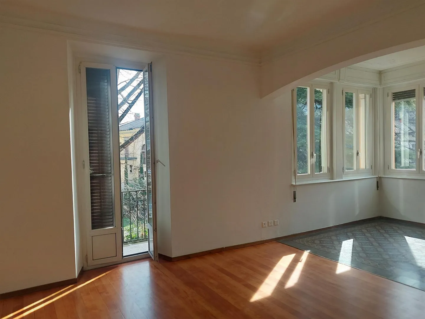 SPACIOUS APARTMENT IN CHIASSO - Photo 1 of 14