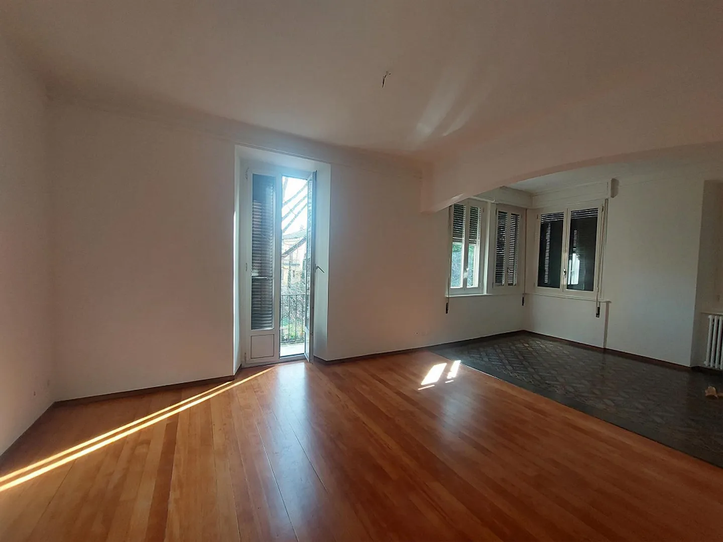 SPACIOUS APARTMENT IN CHIASSO - Photo 3 of 14
