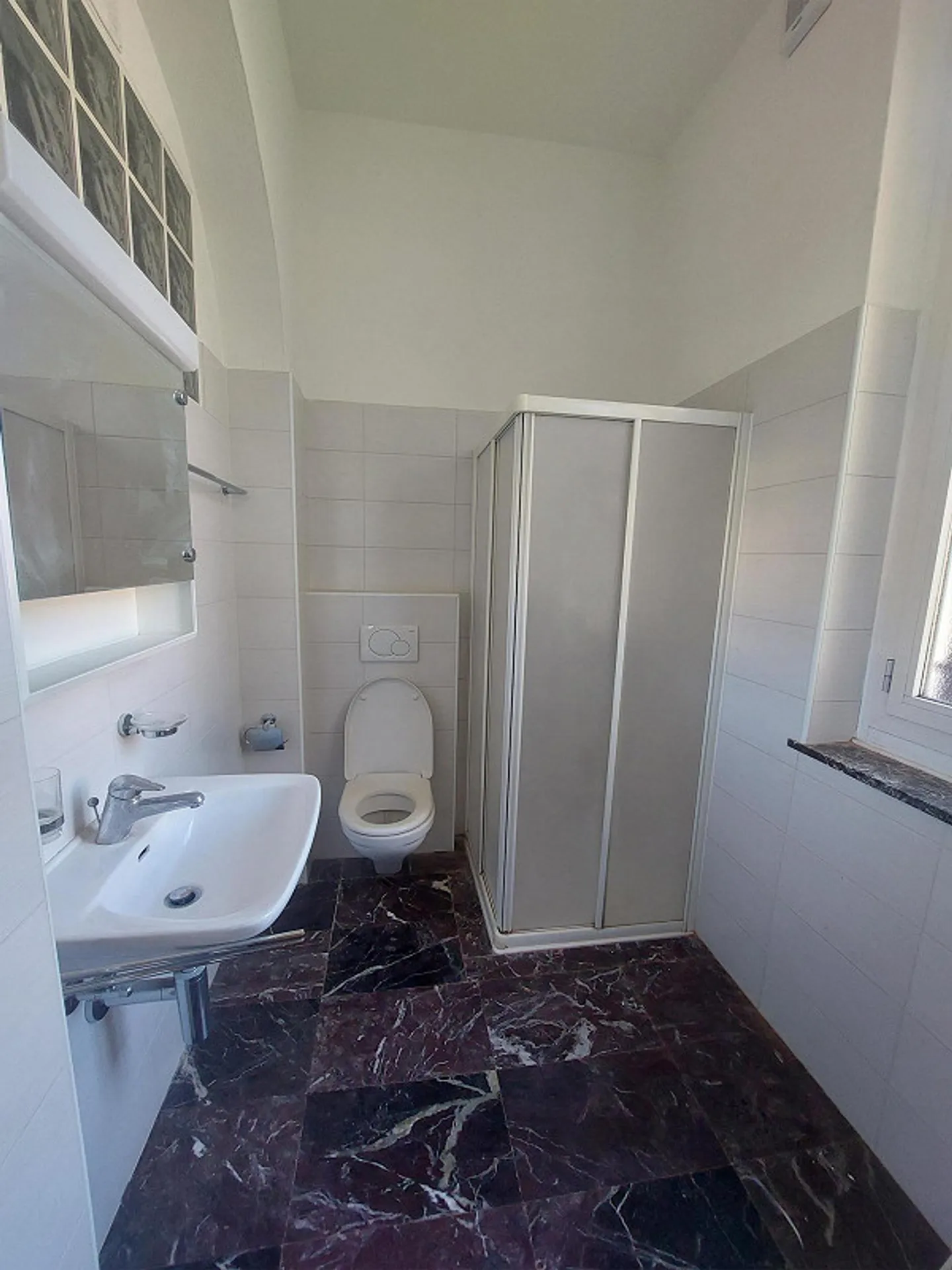 SPACIOUS APARTMENT IN CHIASSO - Photo 12 of 14