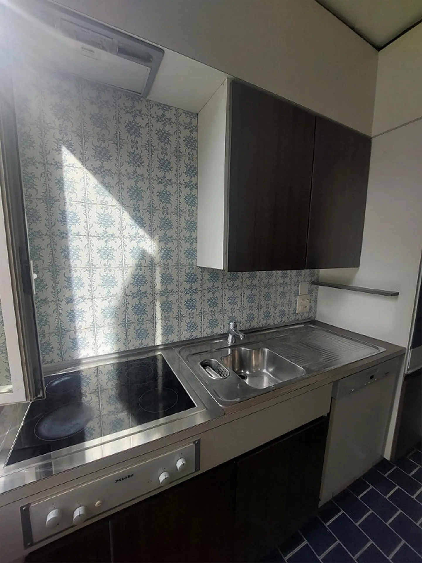 SPACIOUS APARTMENT IN CHIASSO - Photo 14 of 14