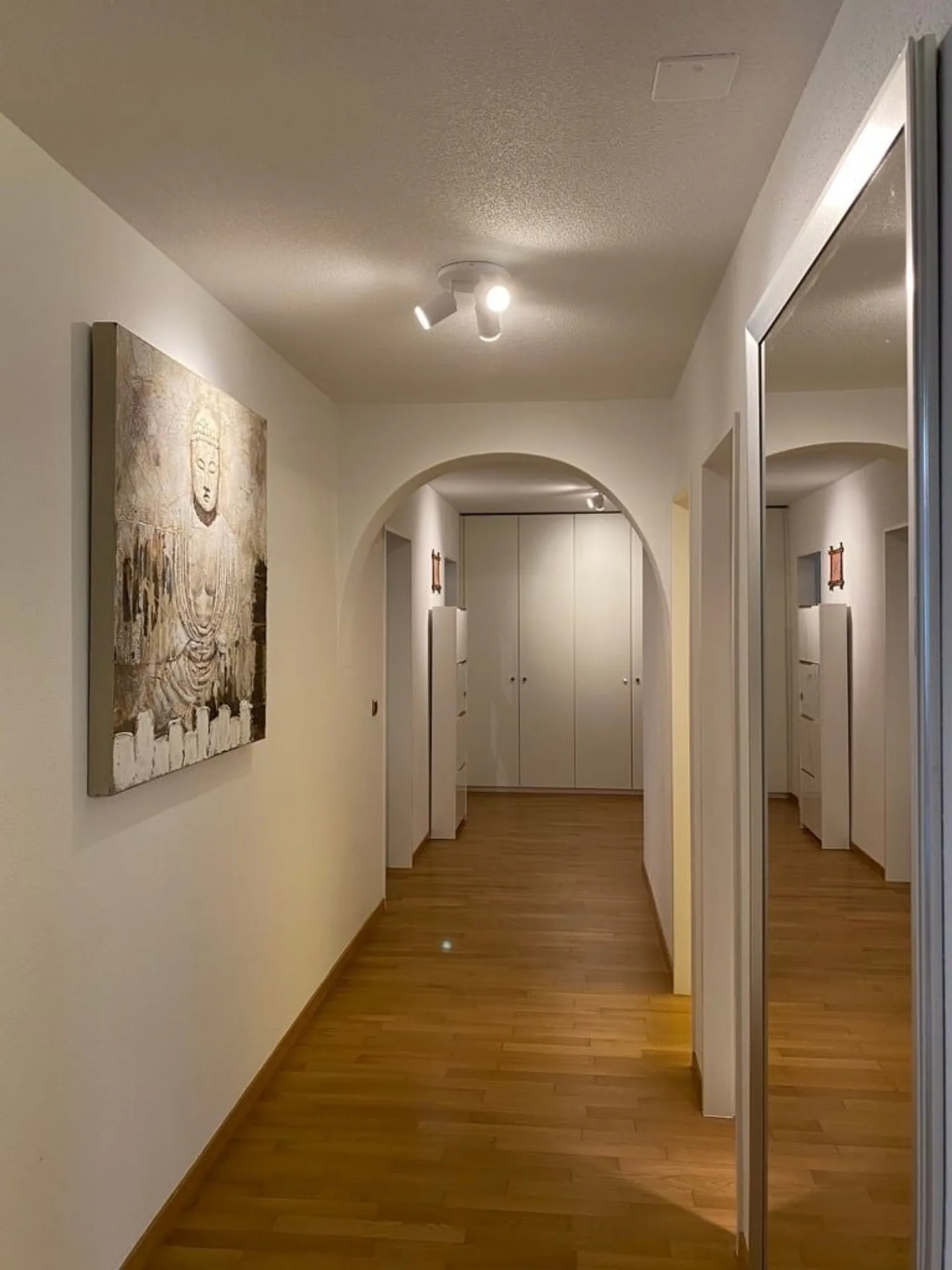 Bellissimo appartamento di 4,5 stanze completamente arredato a Seebach – Ideale per espatriati -(Zona 10) - Foto 6 di 13