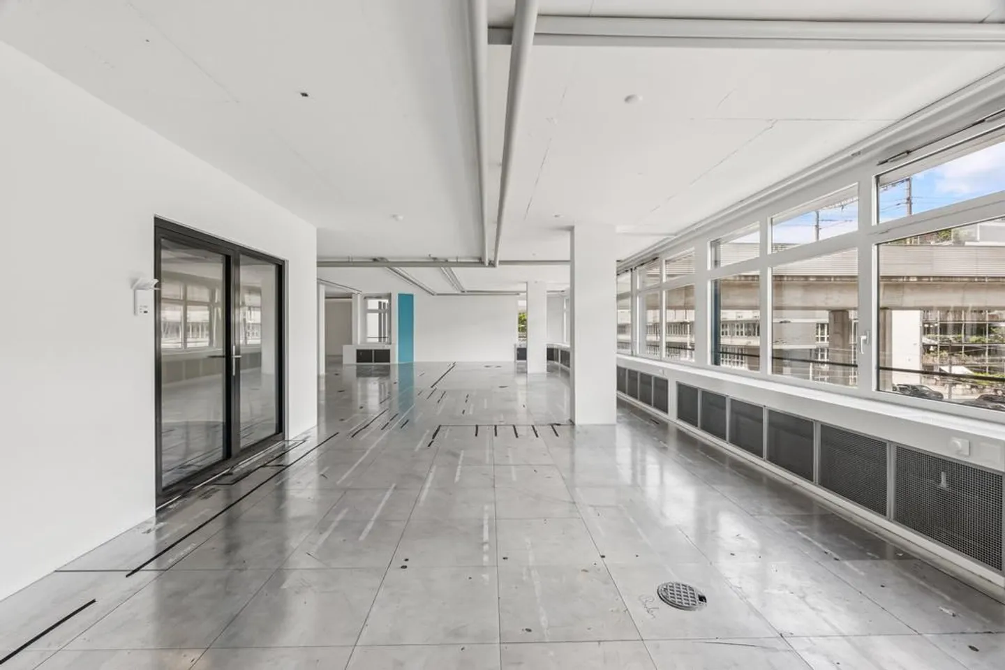 Spazio ufficio in una proprietà moderna - Foto 5 di 11