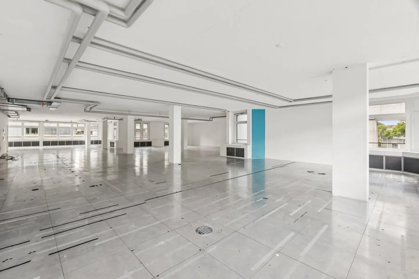 Spazio ufficio in una proprietà moderna - Foto 9 di 11