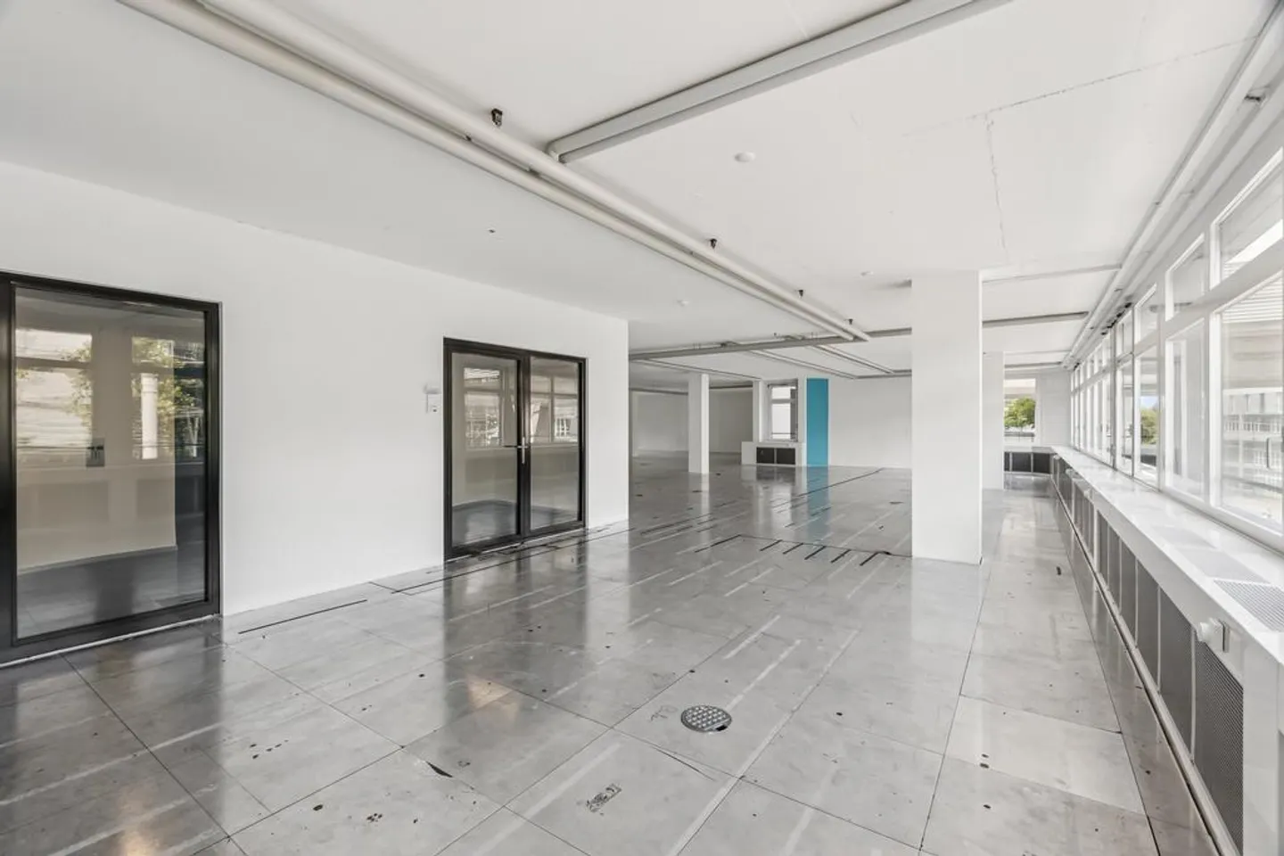 Spazio ufficio in una proprietà moderna - Foto 10 di 11