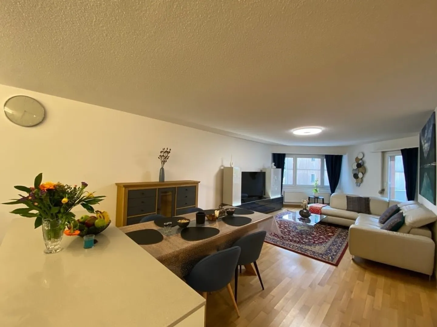 Bellissimo appartamento di 4,5 stanze completamente arredato a Seebach – Ideale per espatriati -(Zona 10) - Foto 8 di 13