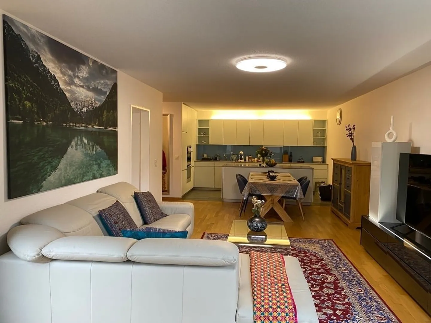 Bellissimo appartamento di 4,5 stanze completamente arredato a Seebach – Ideale per espatriati -(Zona 10) - Foto 9 di 13