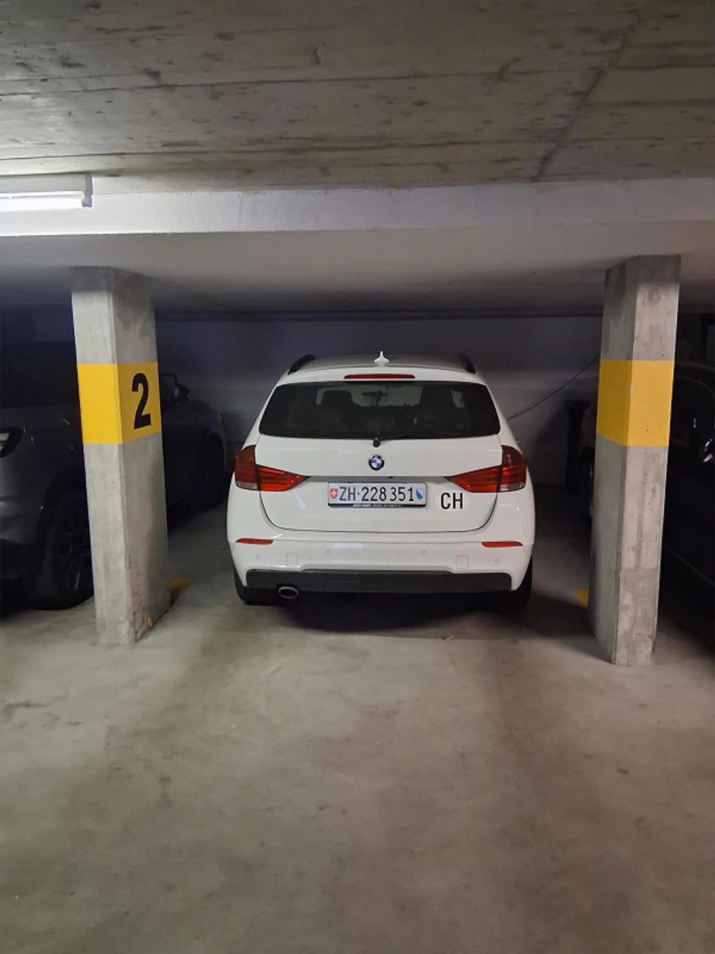 Parkplatz in Kloten - Foto 1 von 2