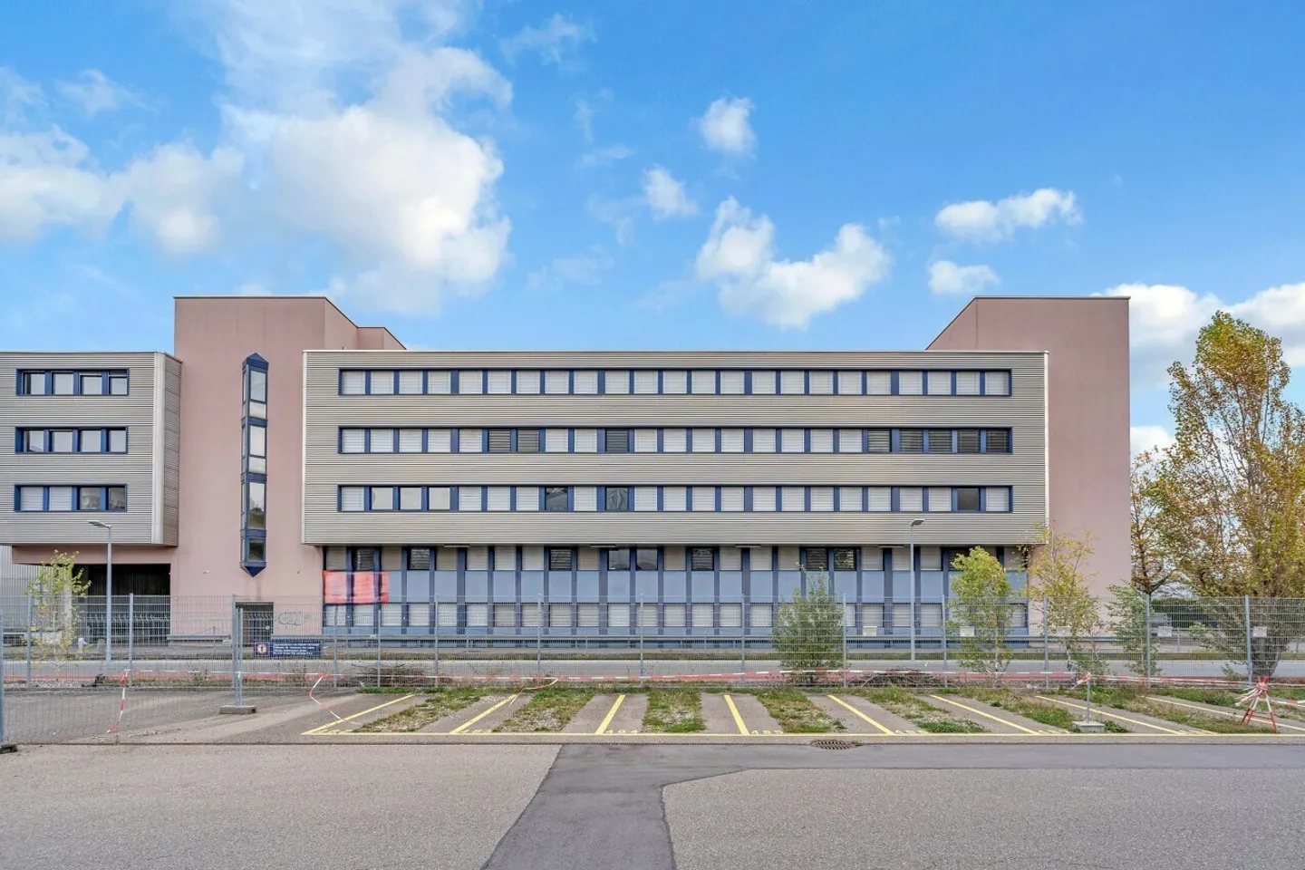 Your new business location in Bern - Photo 1 of 4