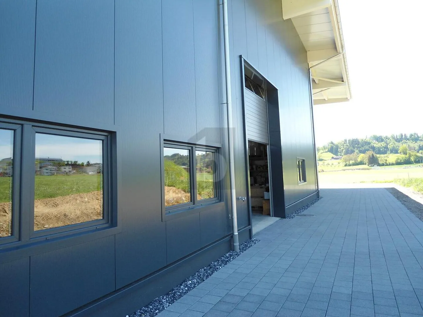 Einzigartiger Lagerraum mit Lift - Foto 2 von 6