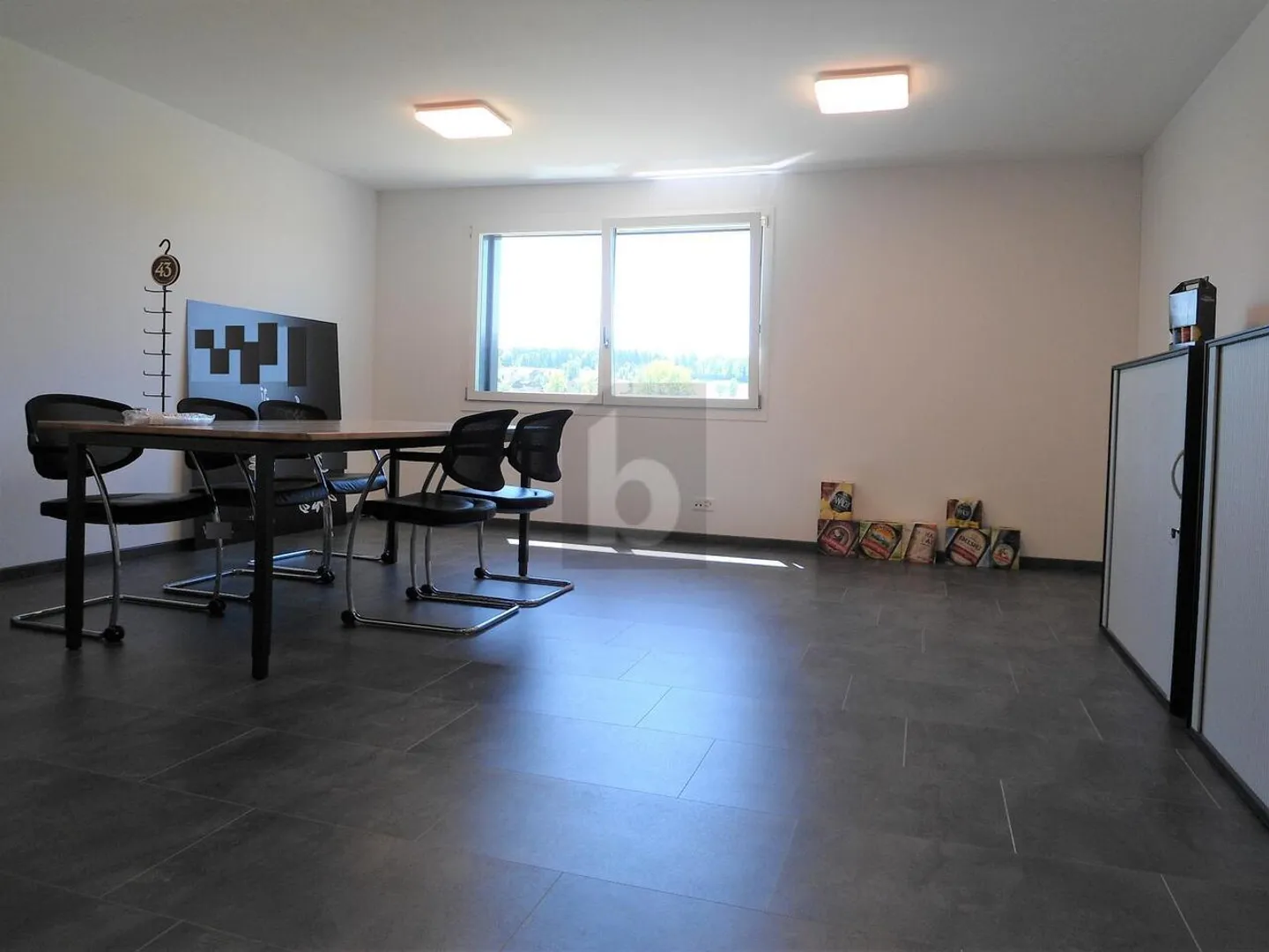 Einzigartiger Lagerraum mit Lift - Foto 5 von 6