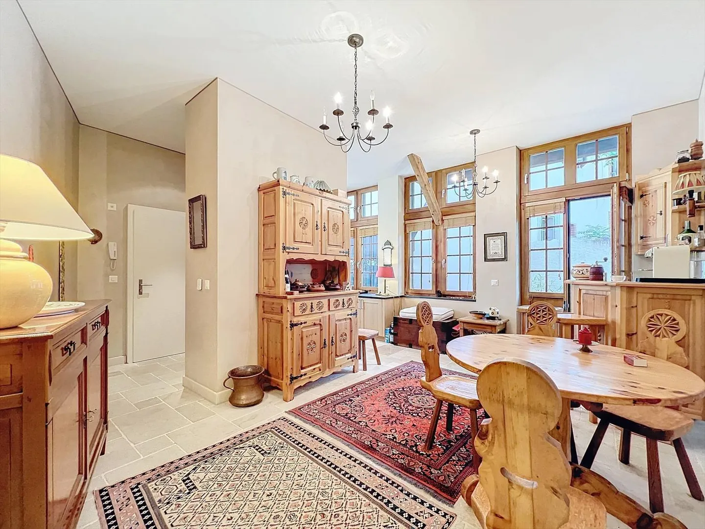 Charming 3.5 Room Apartment - Photo 2 of 10