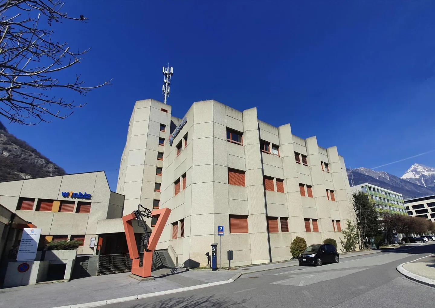 Independent office in the center of Martigny - Photo 1 of 5