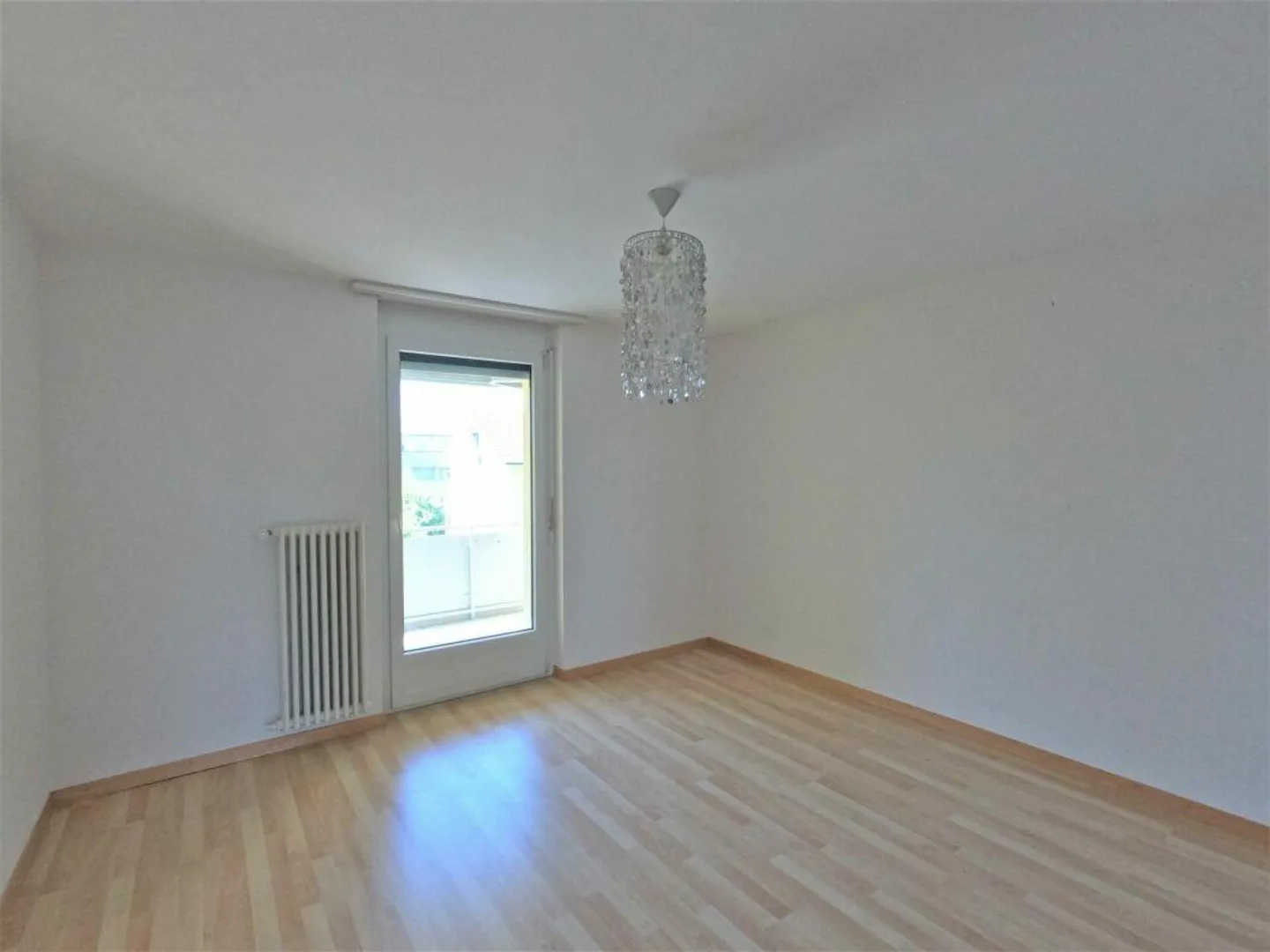 NUOVO! - Appartamento vicino al centro, con balcone e bagno e cucina recentemente ristrutturati - Foto 9 di 10