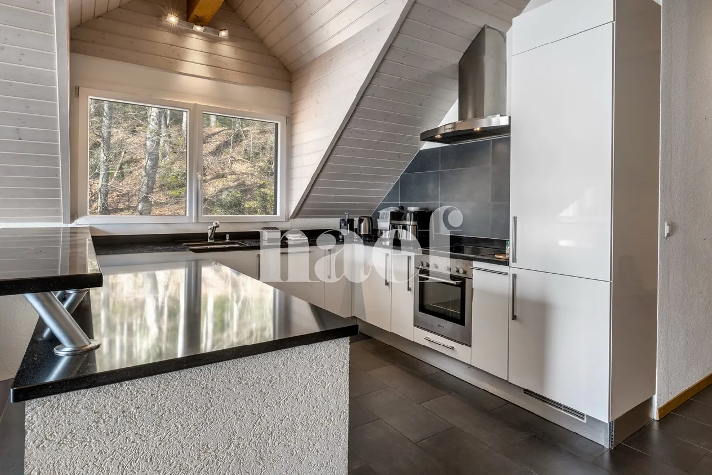 4.5-room penthouse apartment in Chardonne - Photo 6 of 12