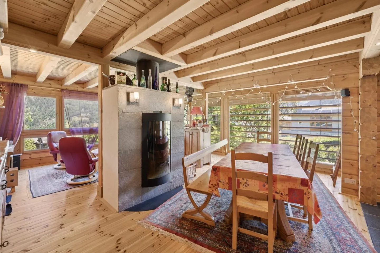 Individual chalet of 7.5 rooms of 250 m2 - Photo 5 of 13