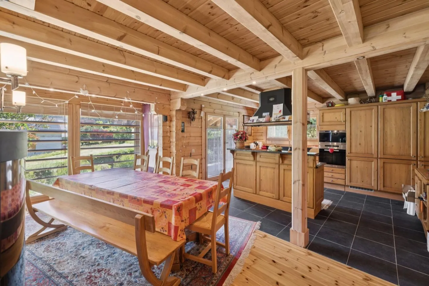 Individual chalet of 7.5 rooms of 250 m2 - Photo 7 of 13