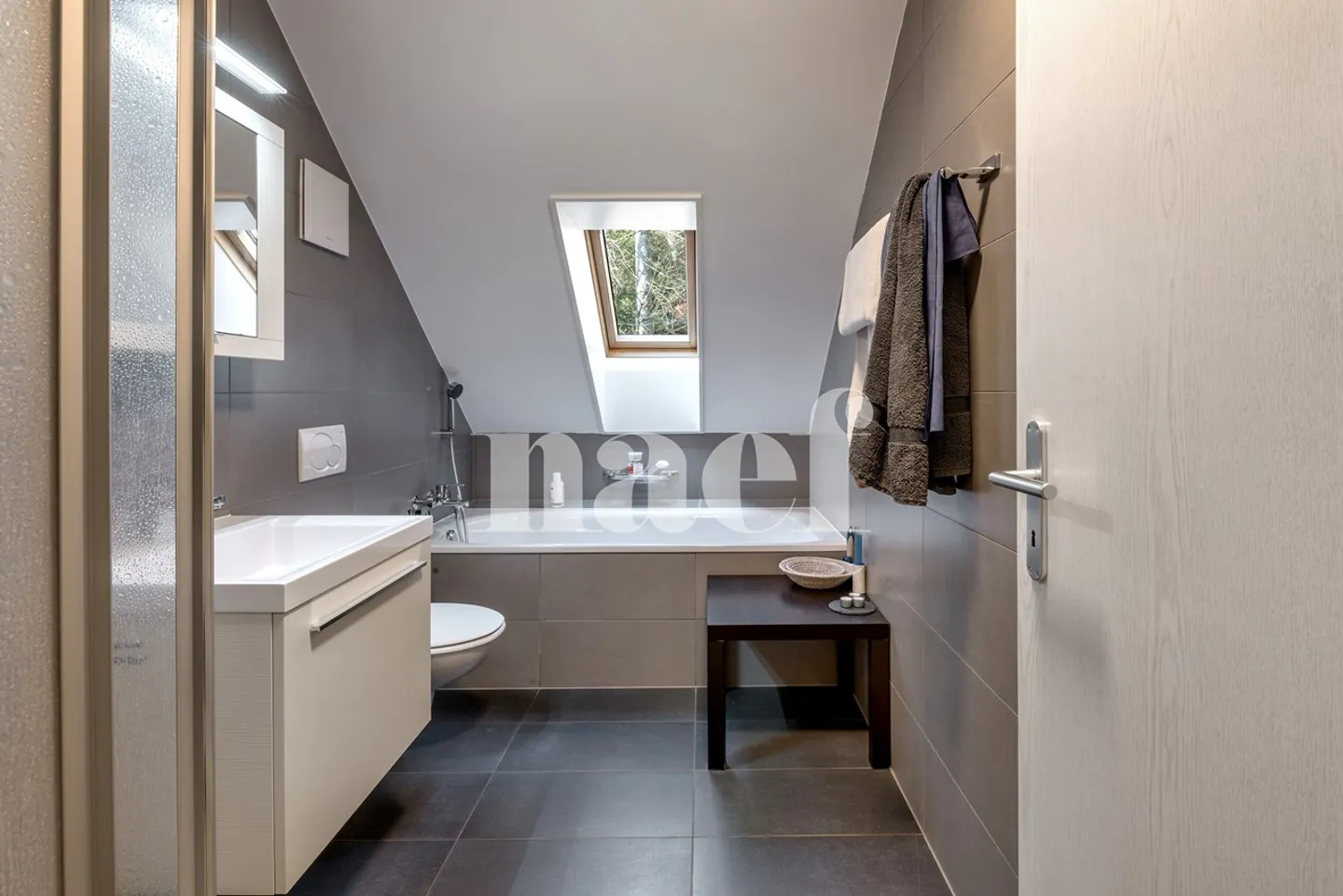 4.5-room penthouse apartment in Chardonne - Photo 11 of 12