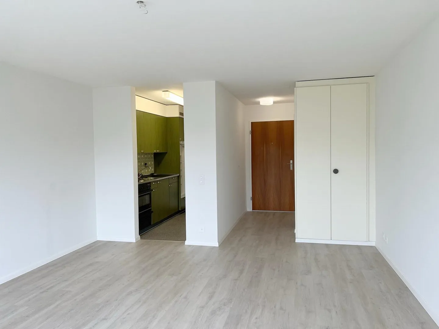 Cercasi nuovo inquilino - Studio parzialmente arredato - Foto 4 di 4