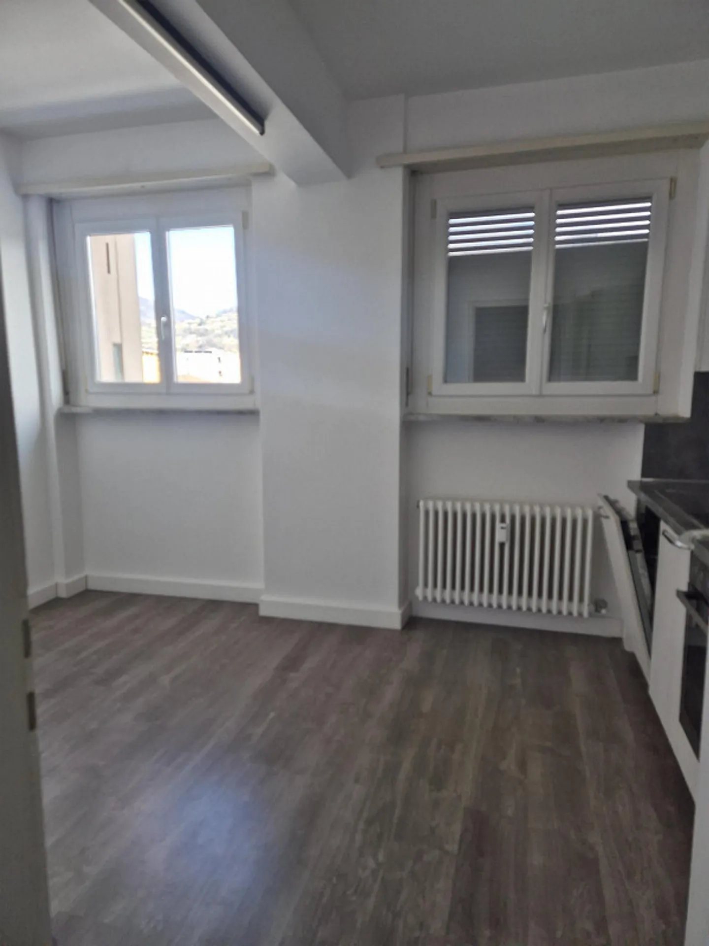 APPARTEMENT À BALERNA - Photo 3 sur 23