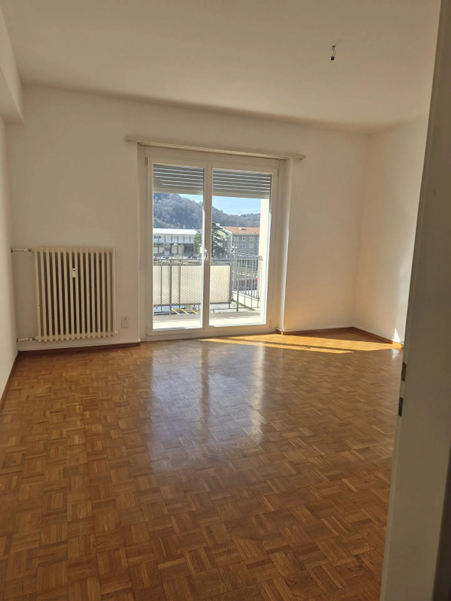 APPARTEMENT À BALERNA - Photo 5 sur 23