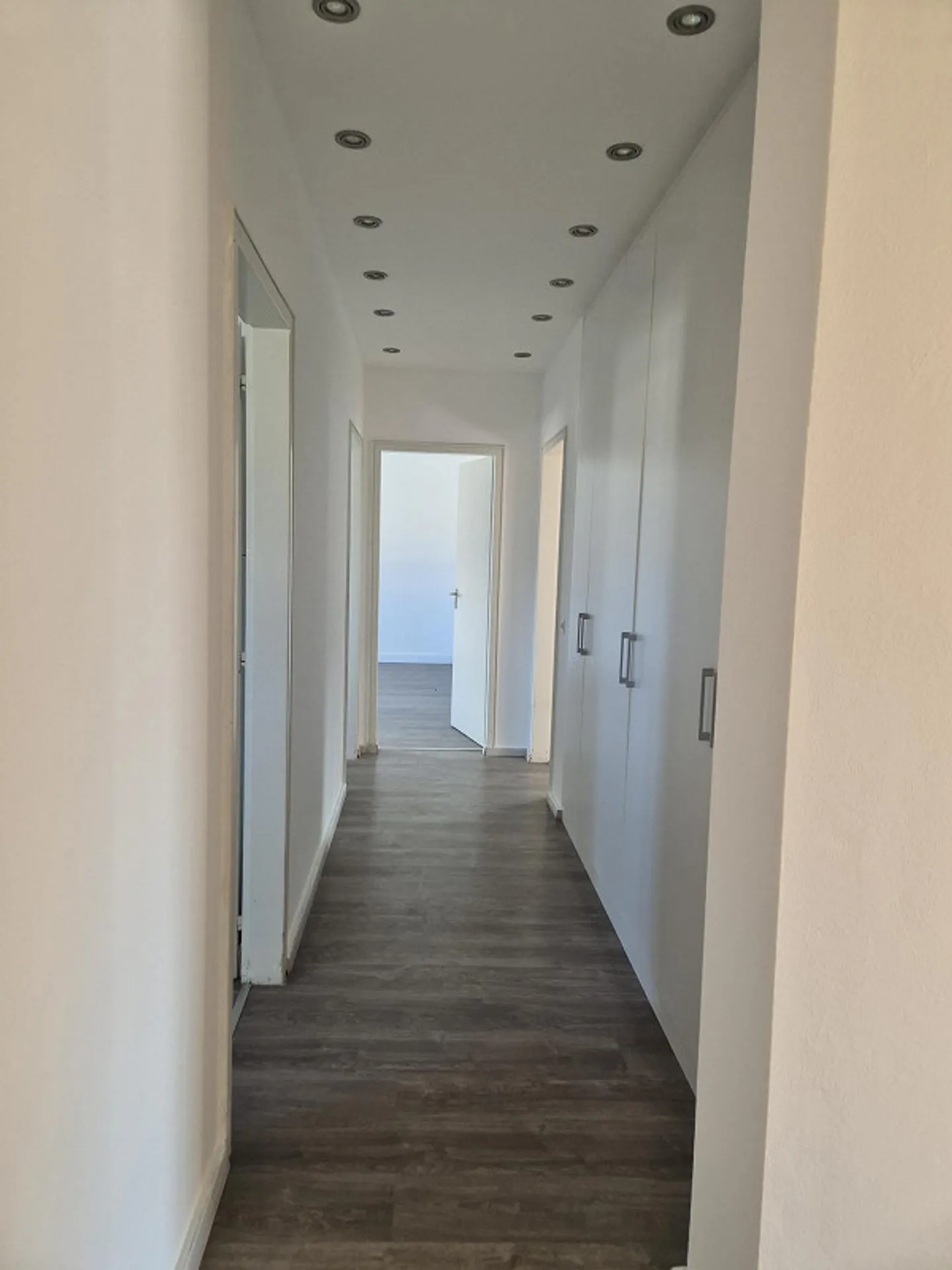 APPARTEMENT À BALERNA - Photo 1 sur 23