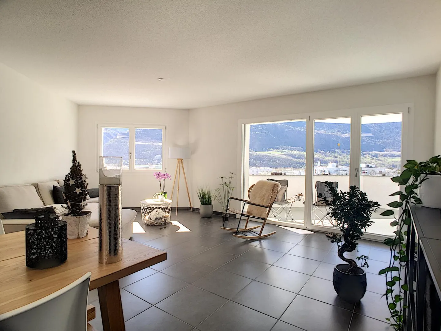 Sierre: grande appartamento di 3 stanze vicino al centro città - Foto 2 di 6