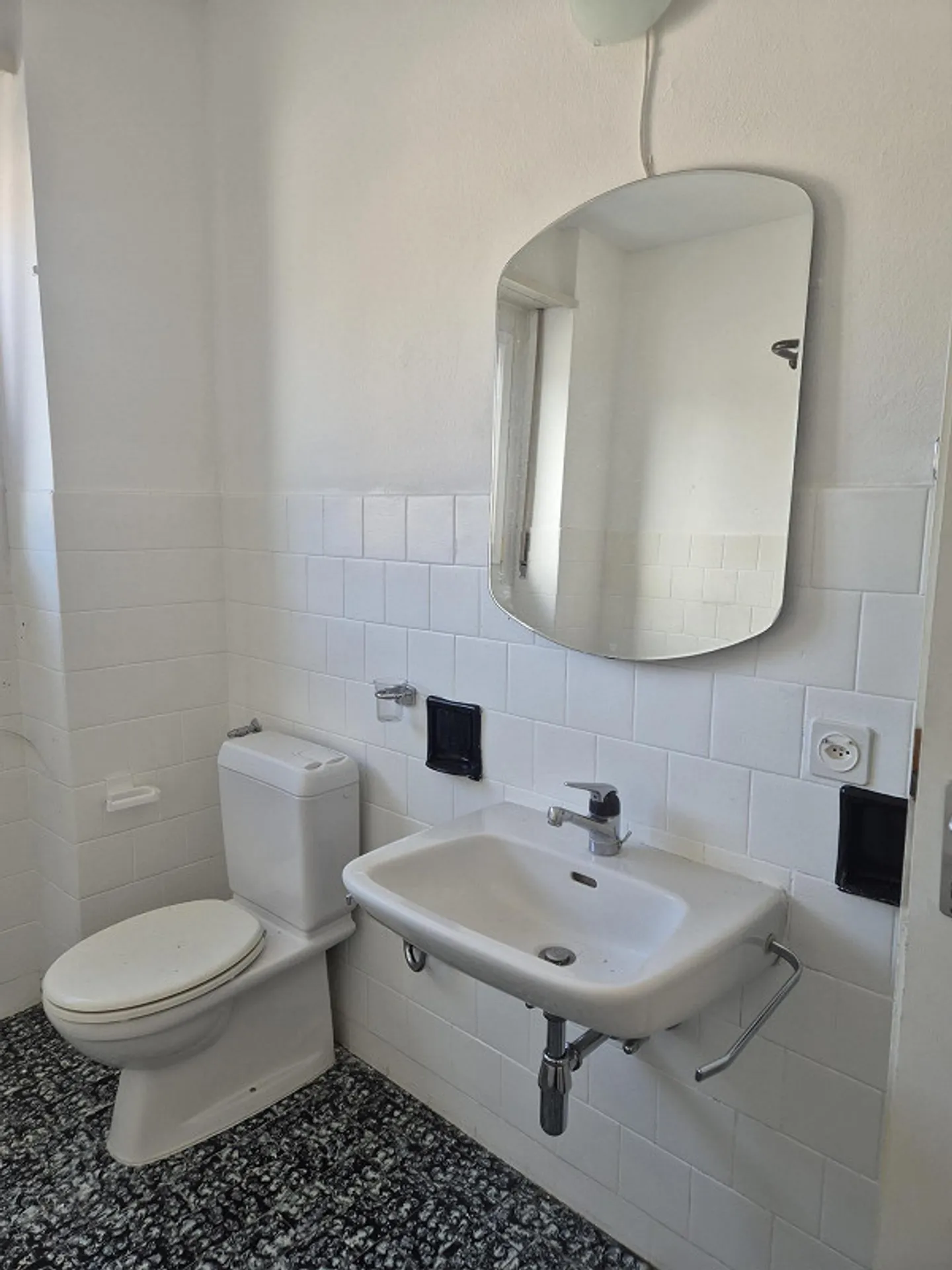 APPARTEMENT À BALERNA - Photo 21 sur 23