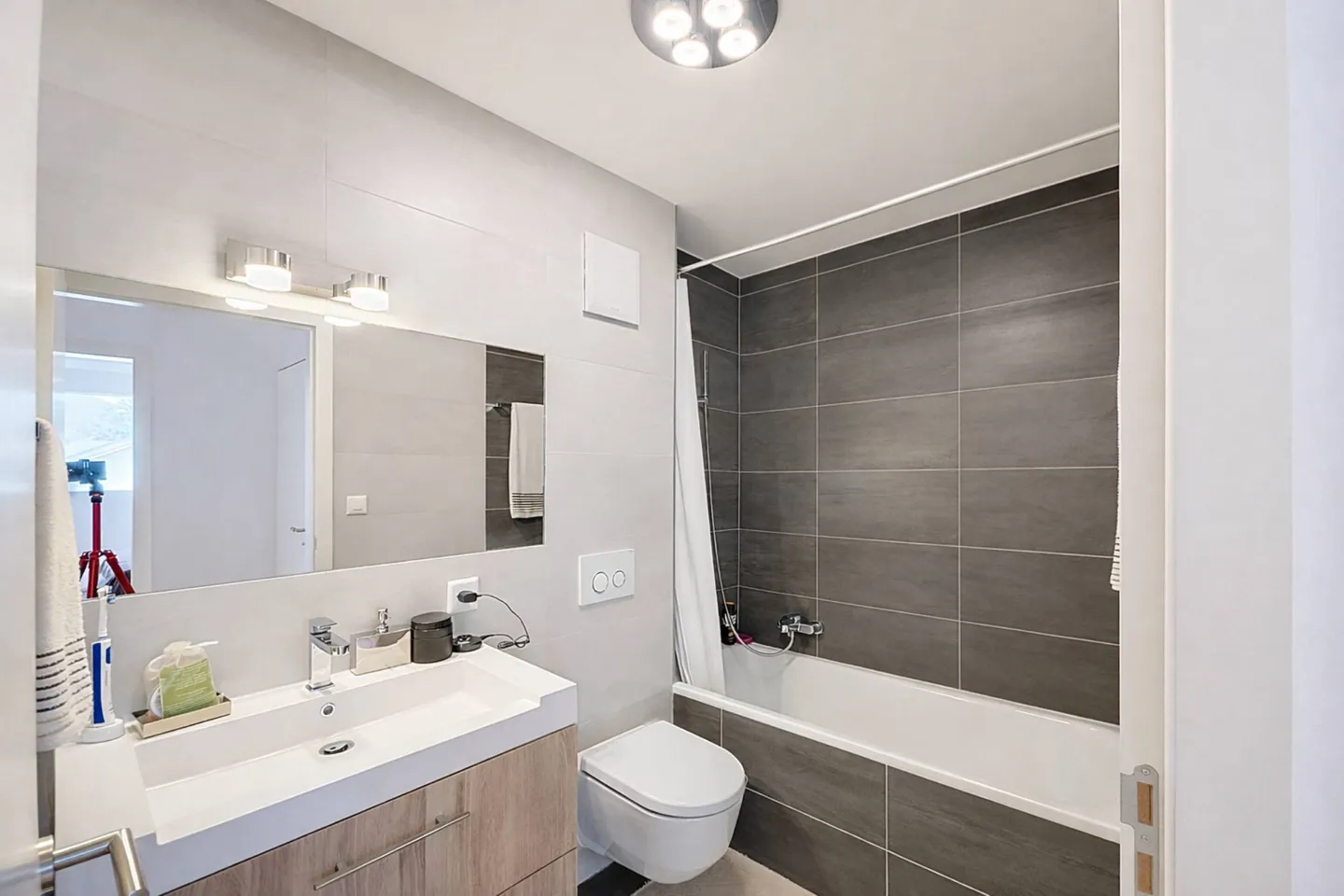 Résidence Luxueuse, Appartement Duplex de 4,5 Pièces - Photo 7 sur 12