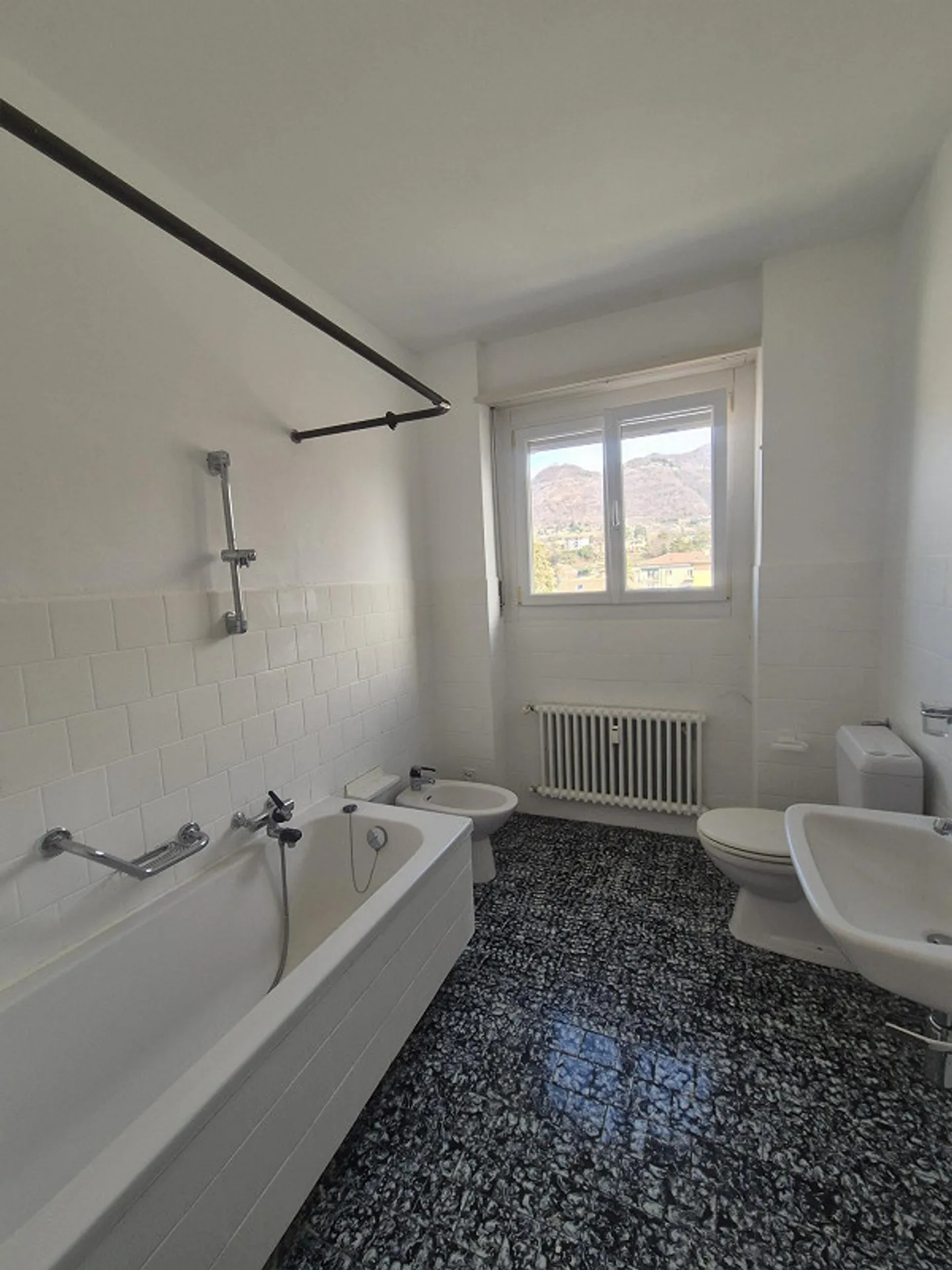 APPARTEMENT À BALERNA - Photo 23 sur 23