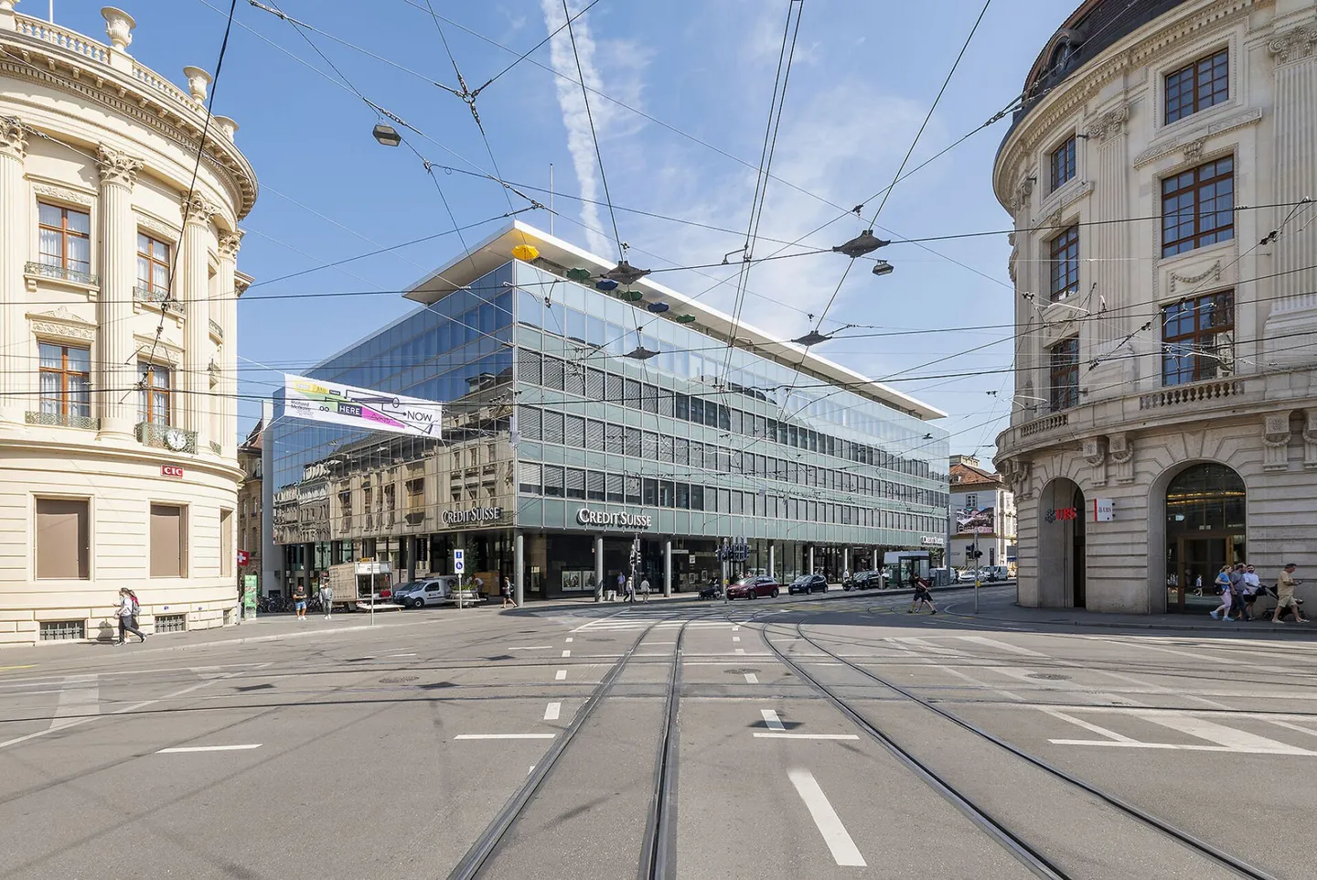 Spazio per uffici pronto per essere occupato in una posizione centrale e prominente - Foto 1 di 10