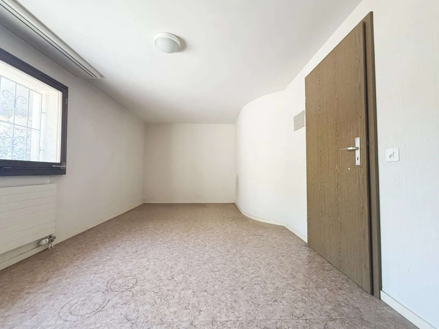 Reihenhaus mit grossem Ausbaupotenzial - Foto 10 von 14