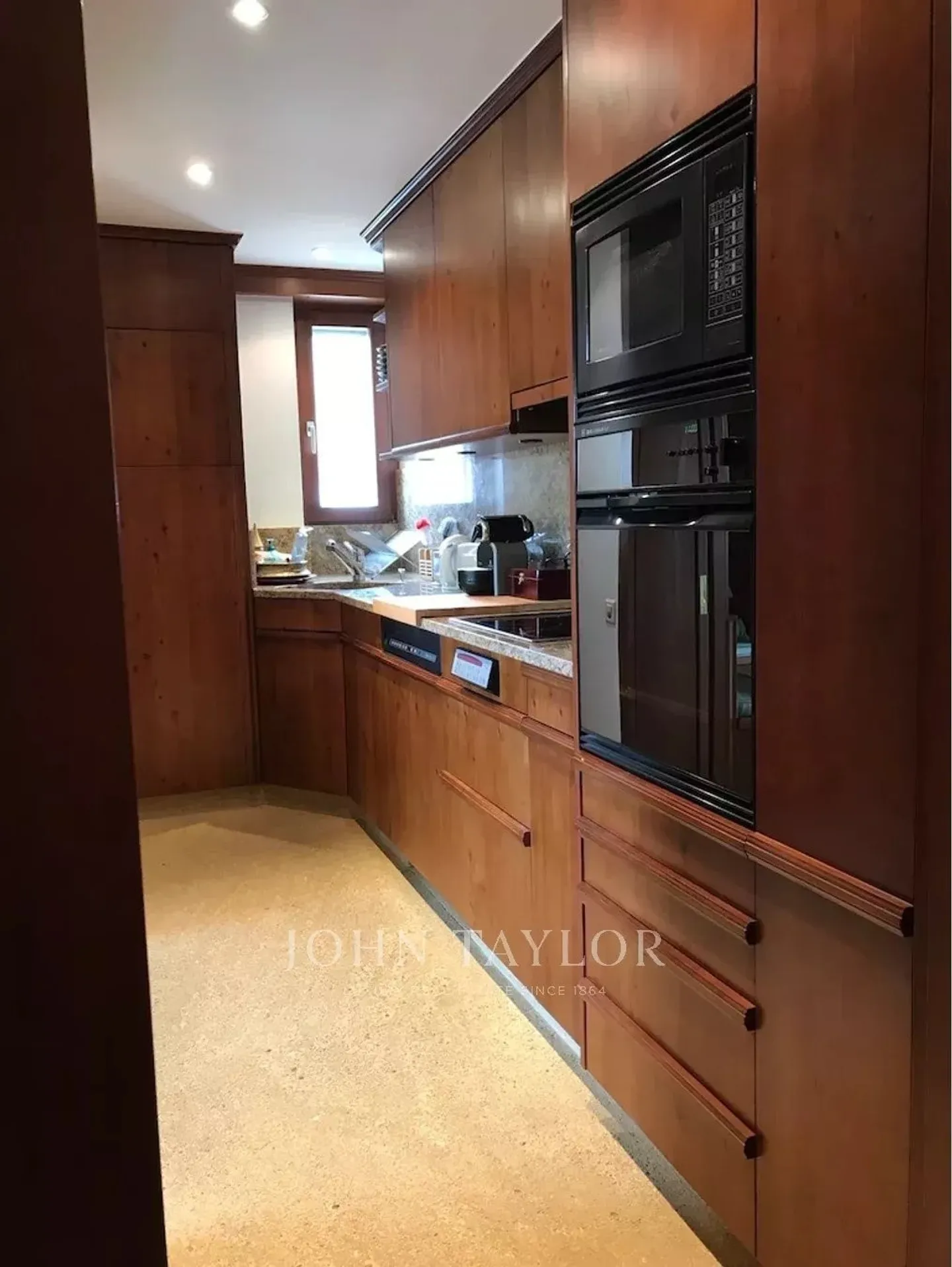 Crans Center - Seasonal Rental - Photo 4 of 6