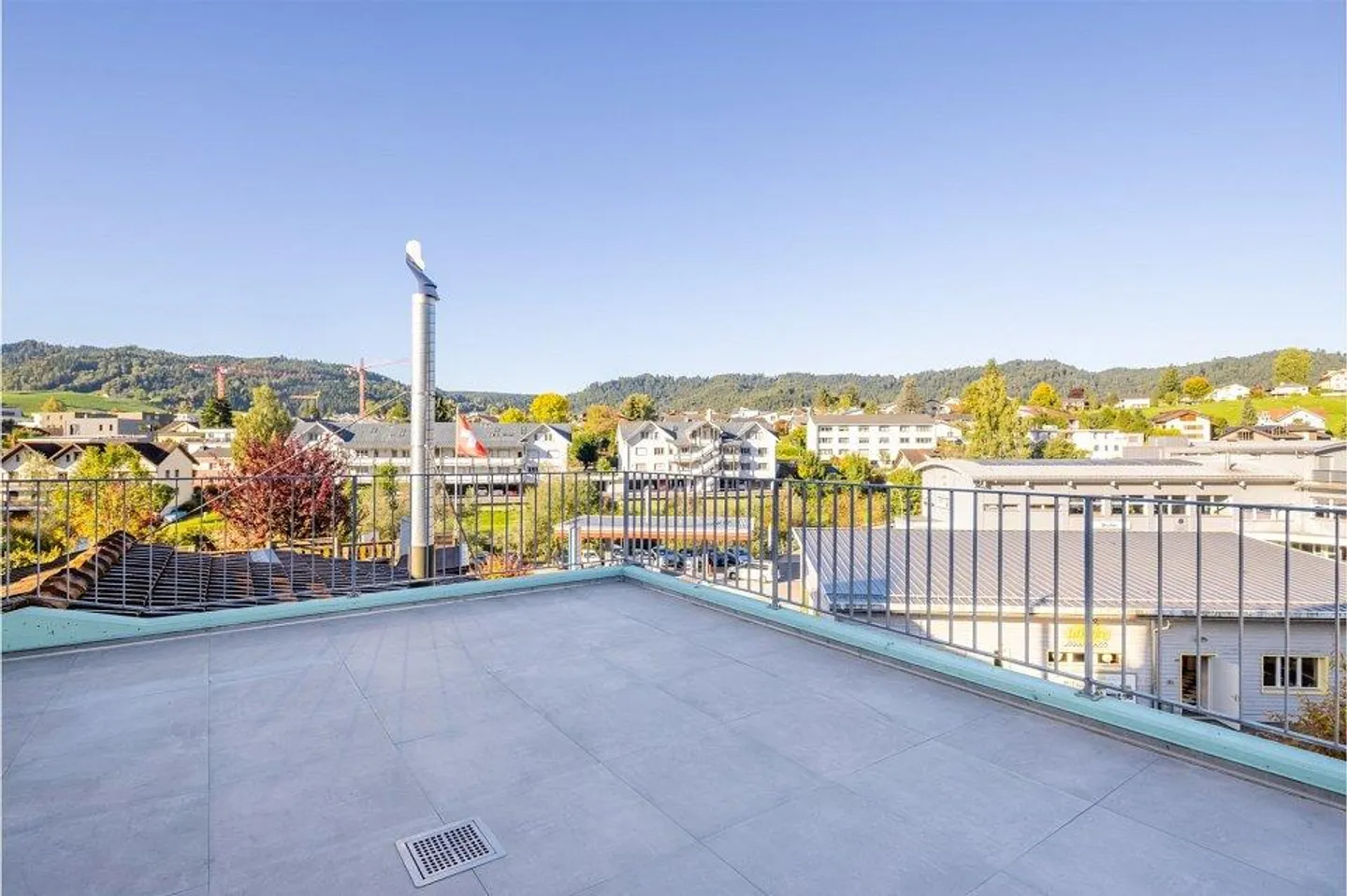 3.5 Room Apartment 1st Floor Charming and Characterful - Photo 4 of 6