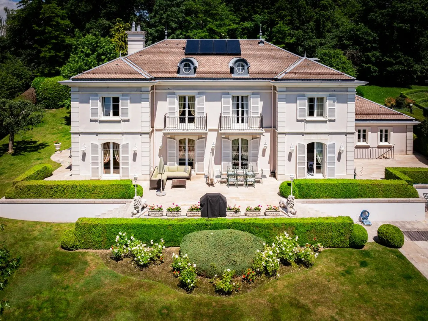 Luxusvilla mit Pool in Lausanne - Foto 2 von 13