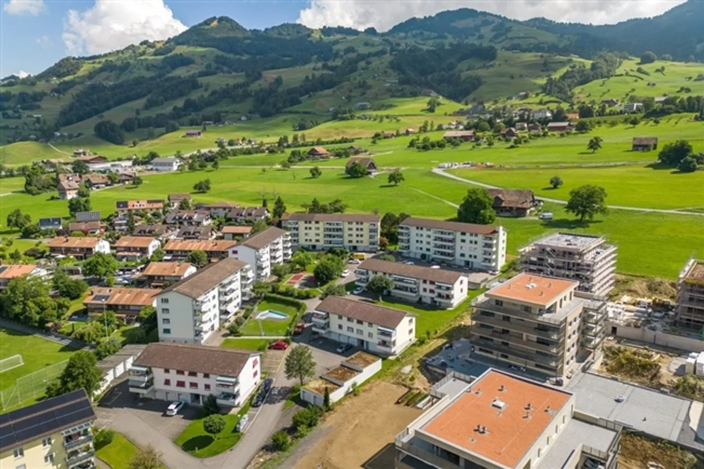 «Wohnen im Grünen mit Blick auf die Bergwelt» - Foto 1 von 7