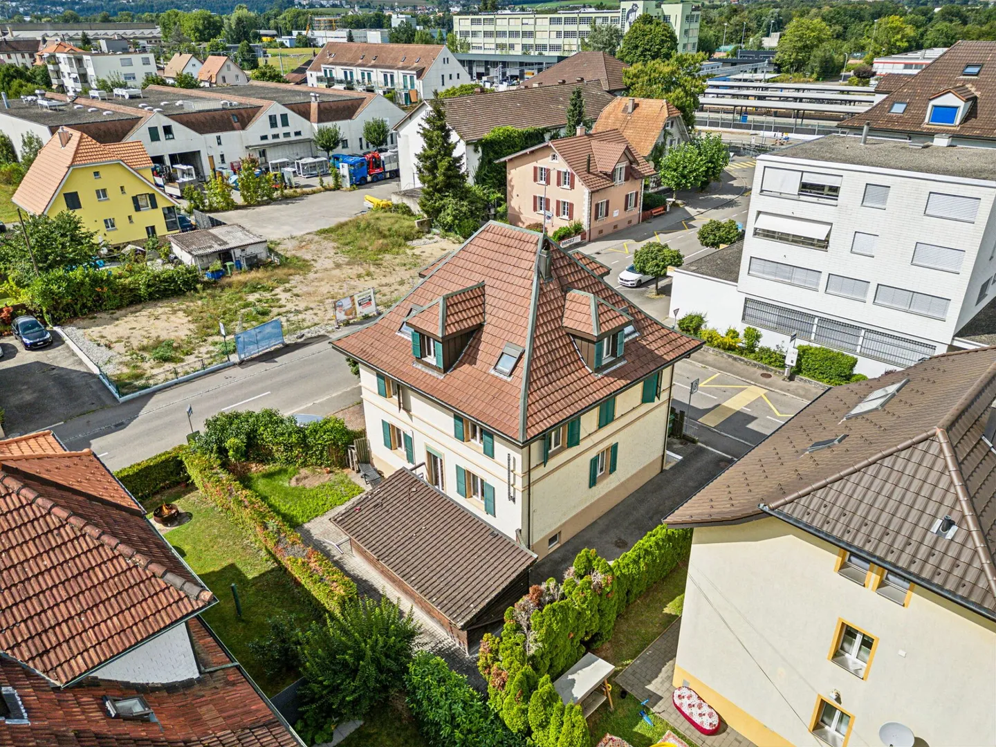 6.5-Zimmer Wohn- und Geschäftshaus mit diversen Nutzungsmöglichkeiten - Foto 3 von 24