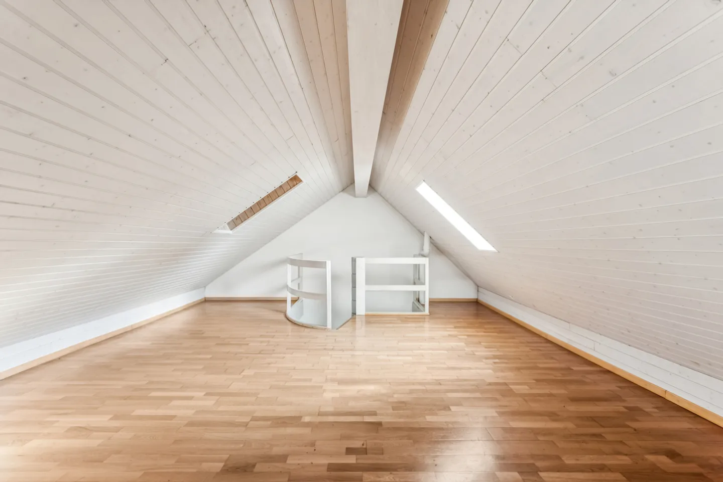 Reihenhaus mit 5,5 Zimmern in der Nähe aller Annehmlichkeiten - Foto 13 von 15