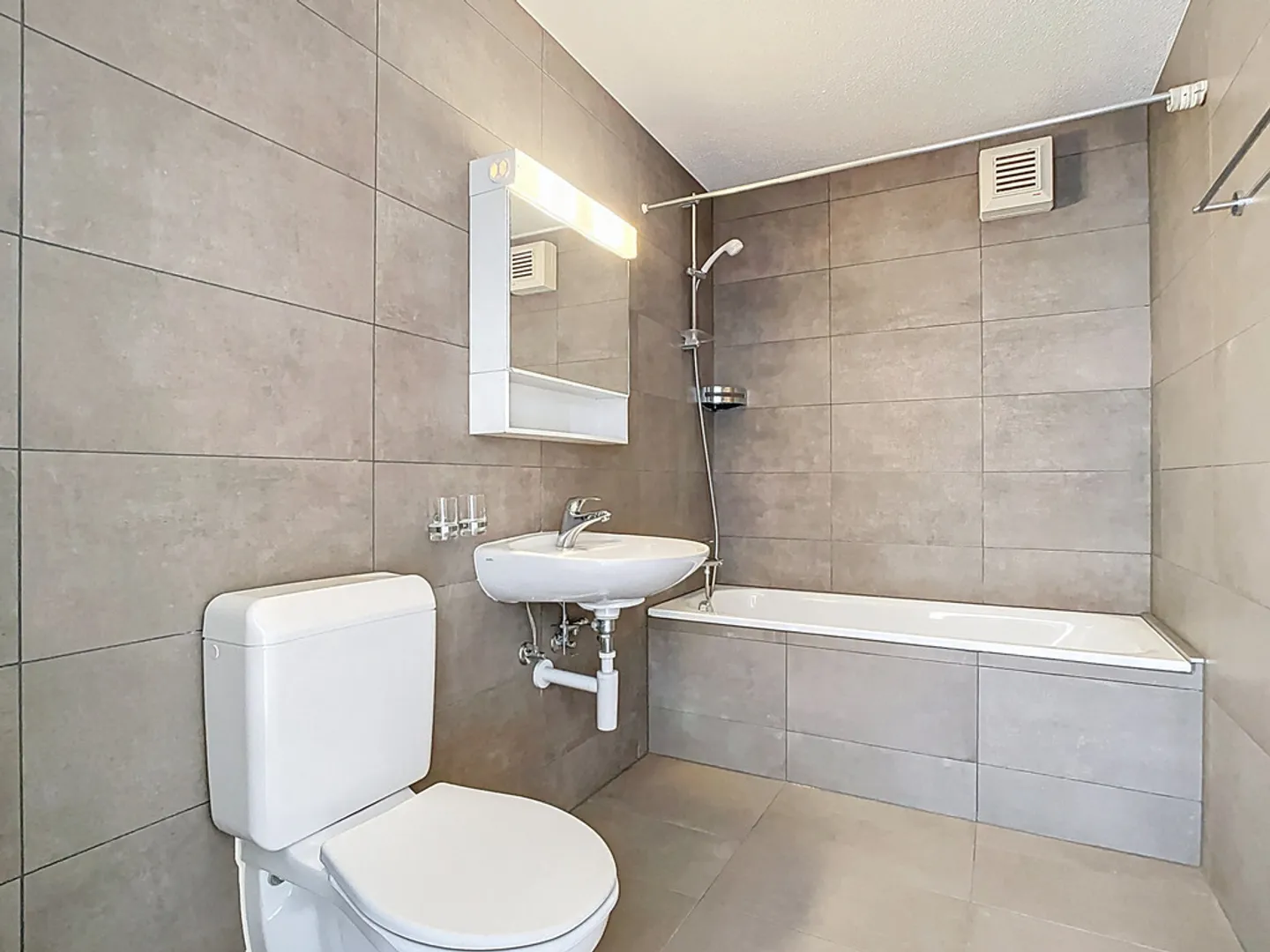 Appartement 3.5 pièces avec balcon - Photo 3 sur 10