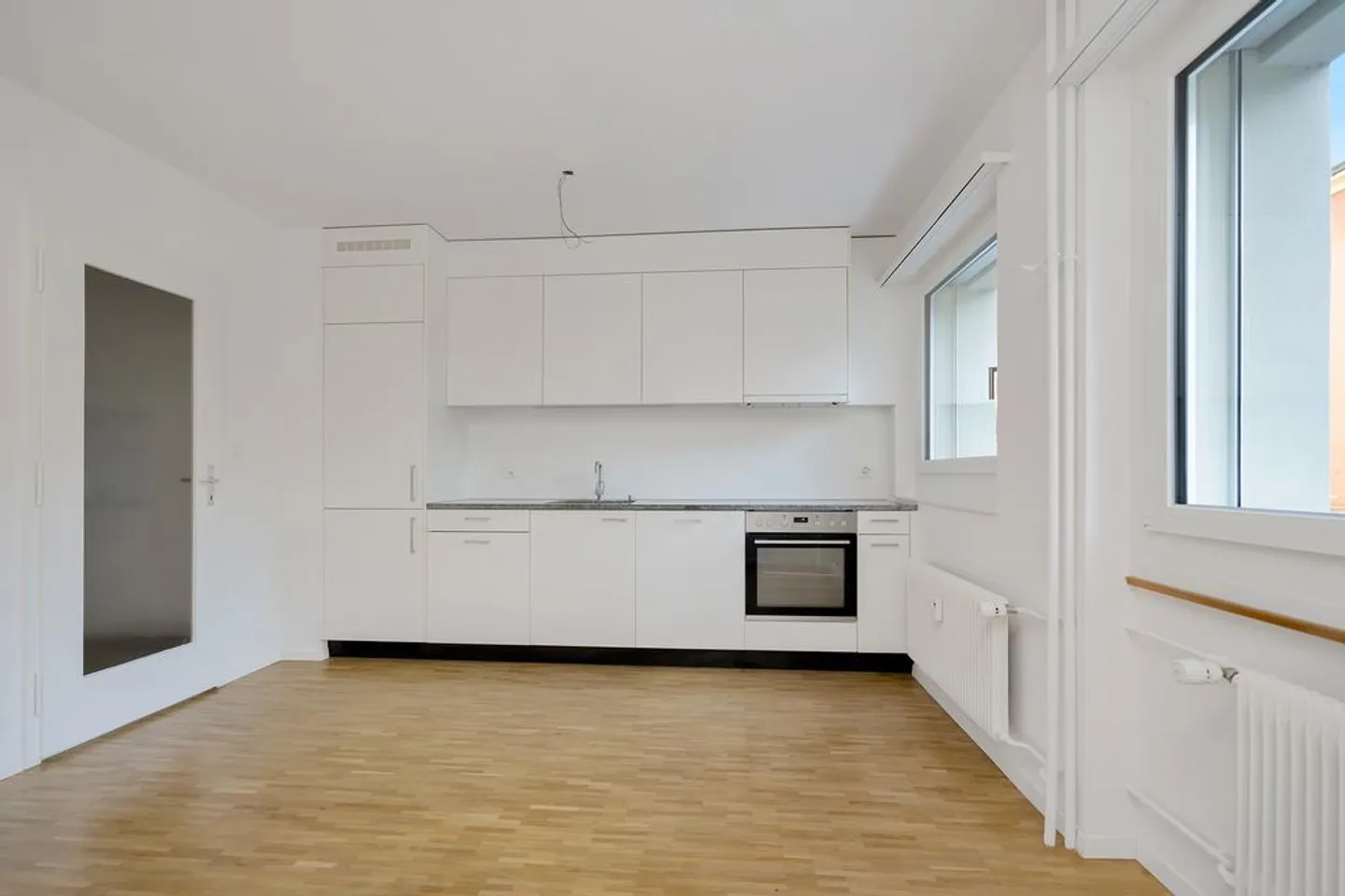 APARTMENT IN A CENTRAL LOCATION - Photo 5 of 10