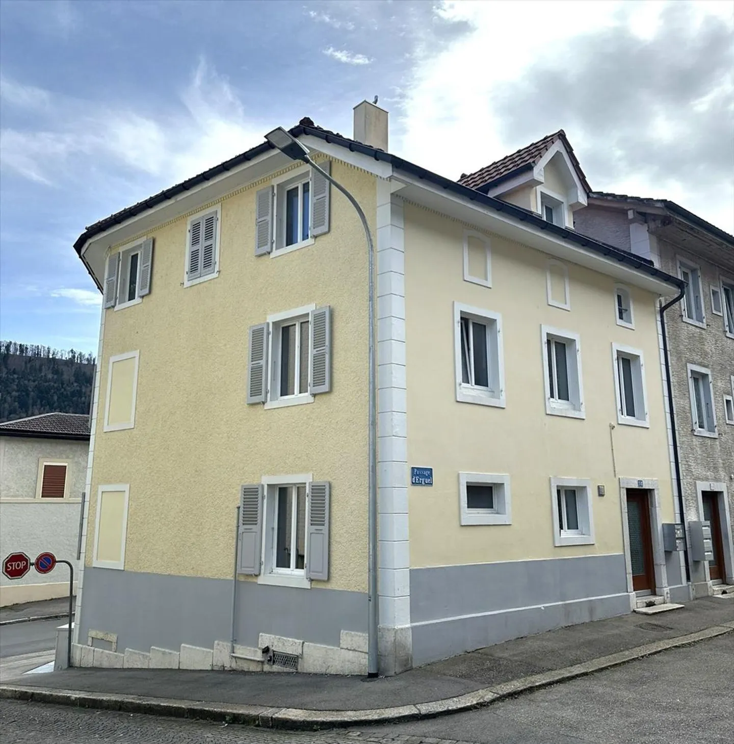 Immeuble résidentiel à vendre - Photo 2 sur 10