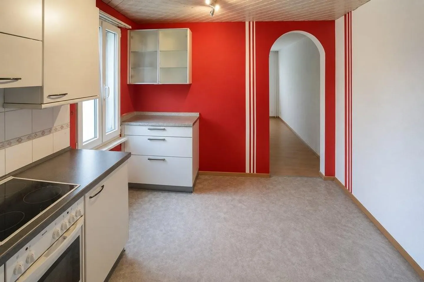 Charmante Wohnung in Suhr - Foto 2 von 7