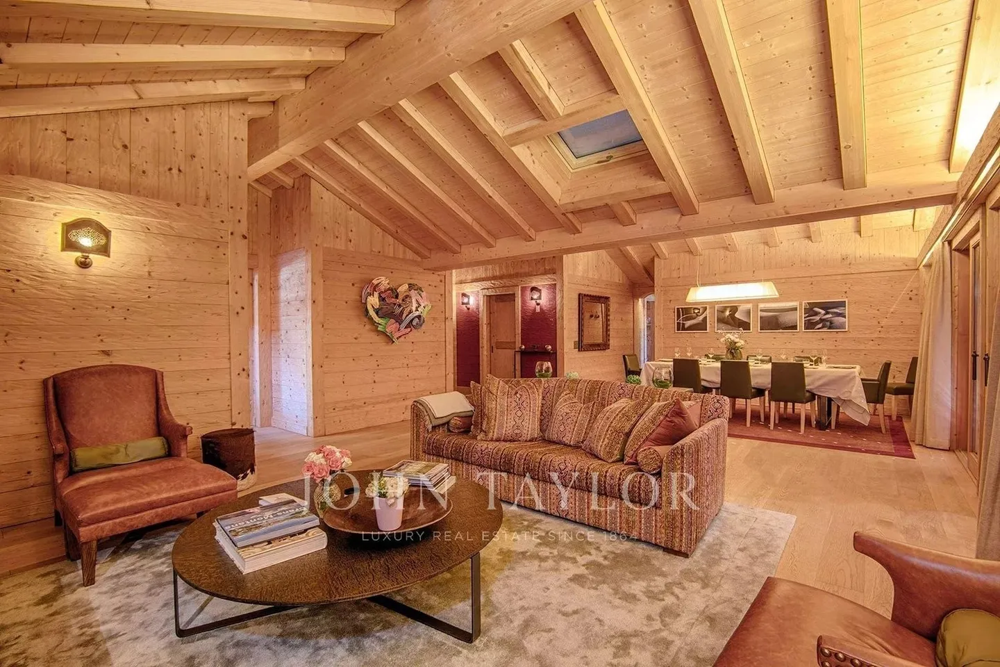 High-end penthouse for rent by the week - Photo 2 of 8