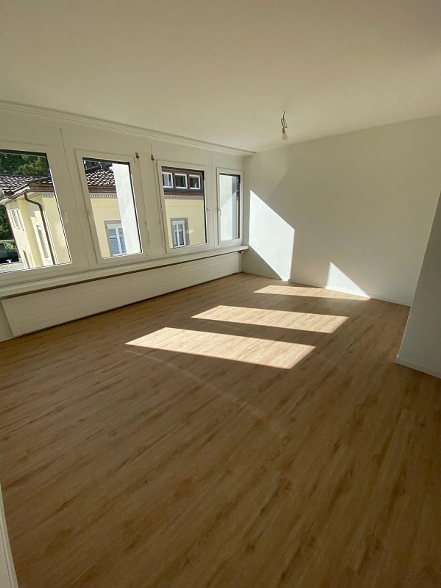 Frisch renovierte Büroräumlichkeiten an zentraler Lage - Foto 1 von 4