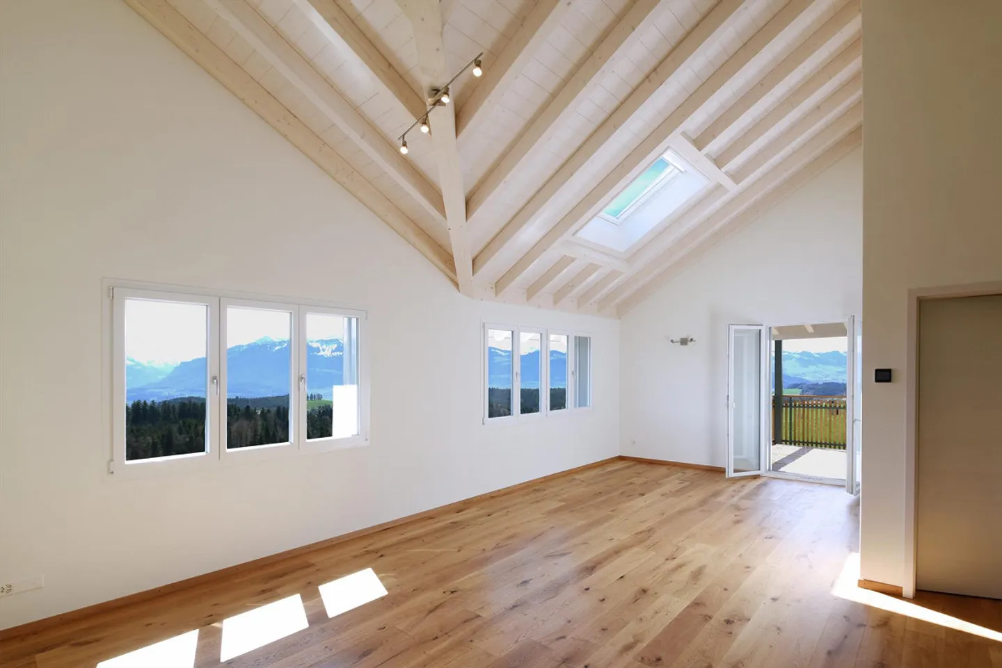 Appartamento luminoso con vista mozzafiato! - Foto 2 di 9