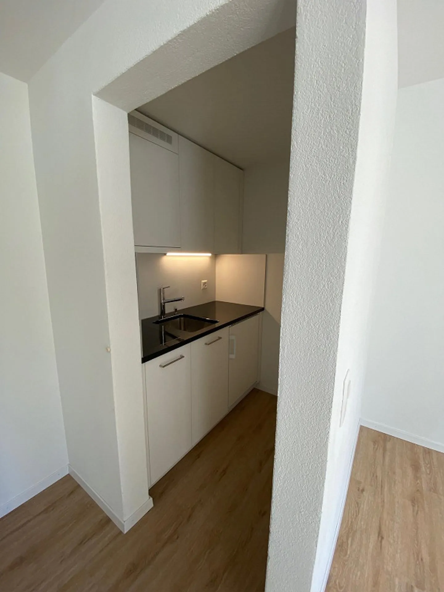 Frisch renovierte Büroräumlichkeiten an zentraler Lage - Foto 4 von 4