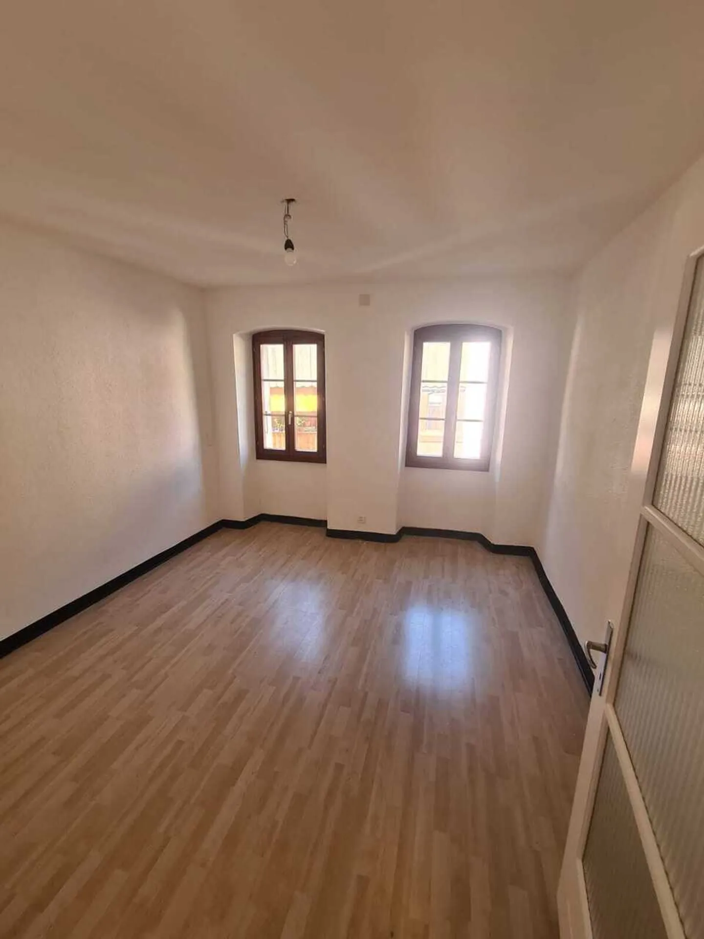 Appartamento mansardato con 4,5 stanze, completamente ristrutturato al 1° piano - Foto 4 di 12